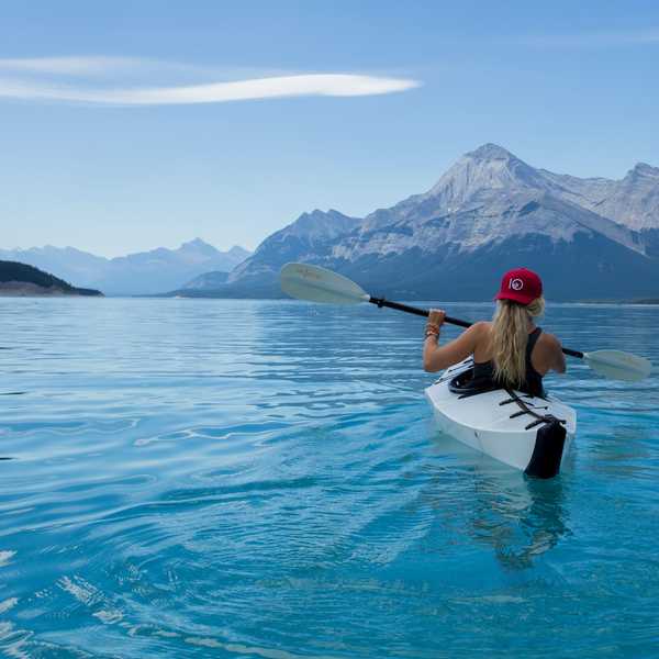 women-in-kayak-photo